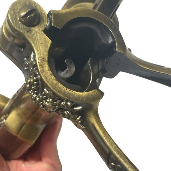 VINTAGE ROGAR ESTATE BRASS COUNTER TOP VICE CORKSCREW/WINE BOTTLE OPENER - Picture 7 of 10